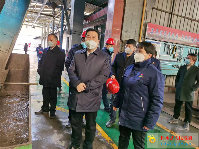 县长崔孝栓深入重点工业企业检查疫情防控工作