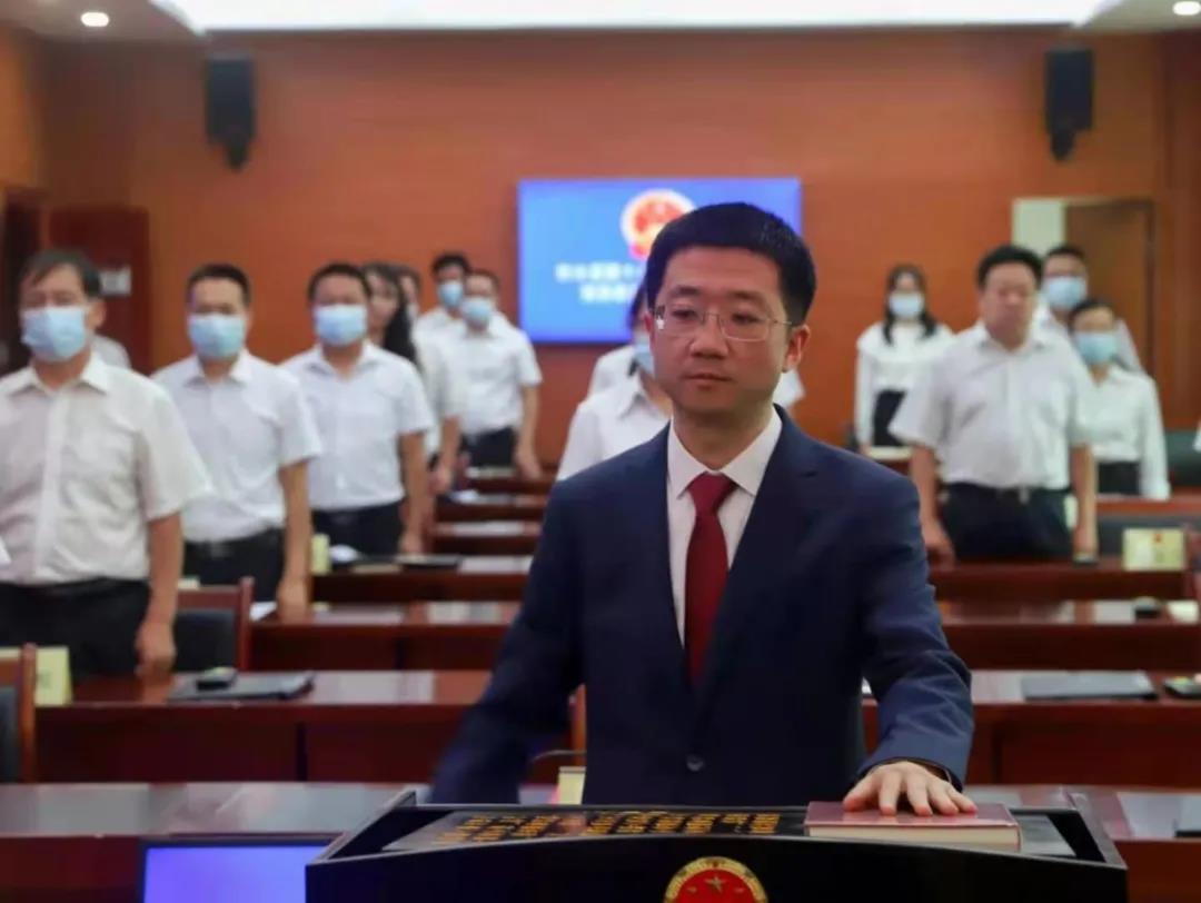 刘鹏任柞水县人民政府代县长
